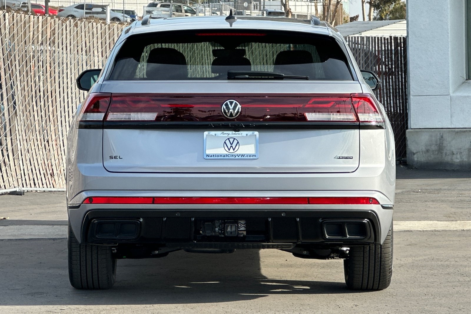 2025 Volkswagen Atlas Cross Sport SEL R-Line photo 6