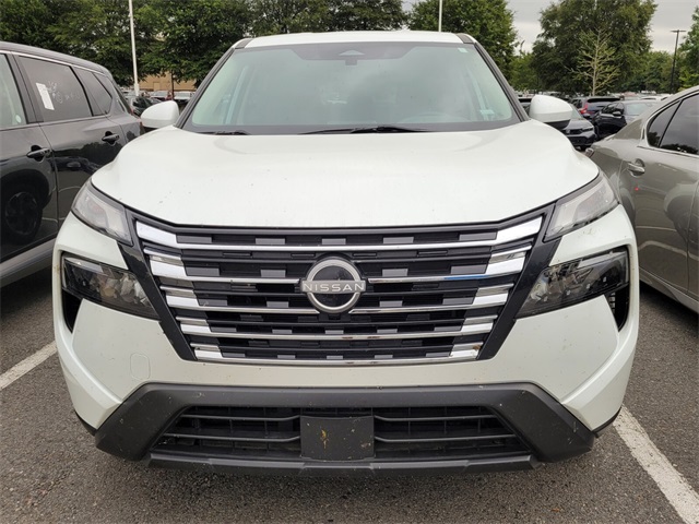 2024 Nissan Rogue SV photo 2