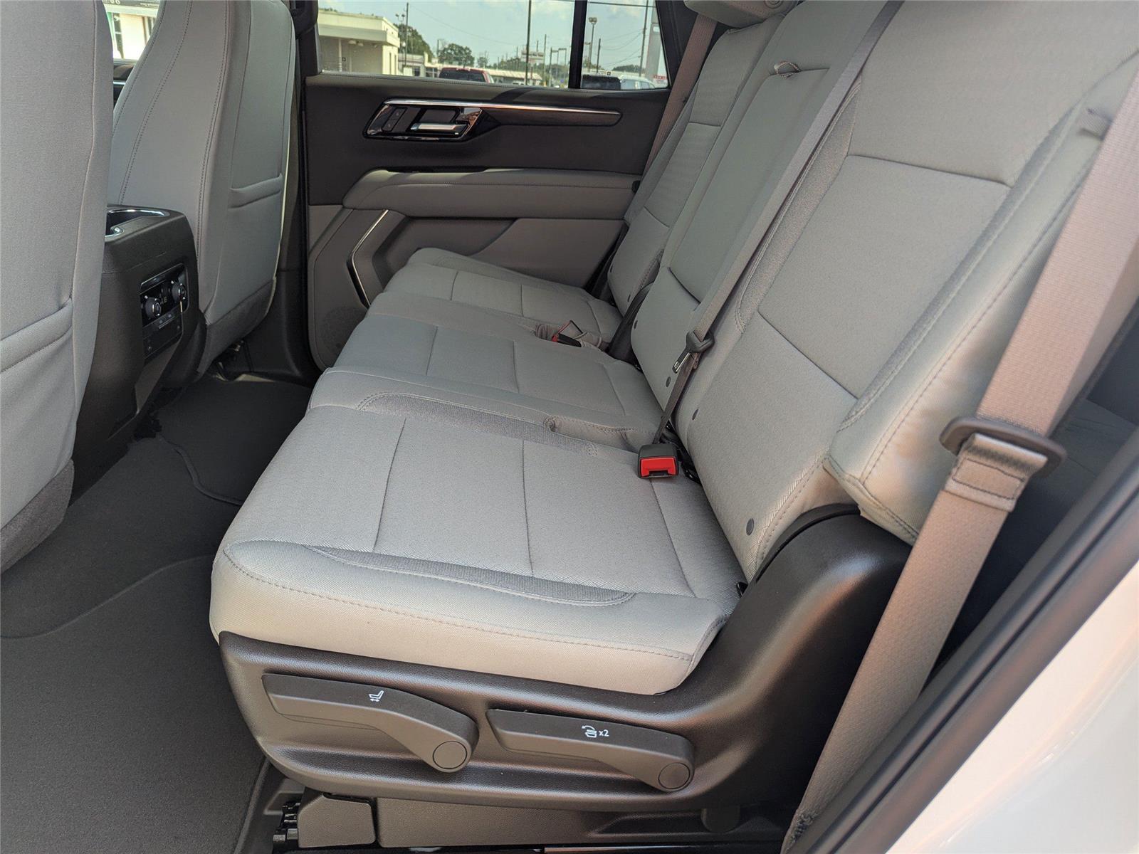 2025 Chevrolet Tahoe LS photo 11