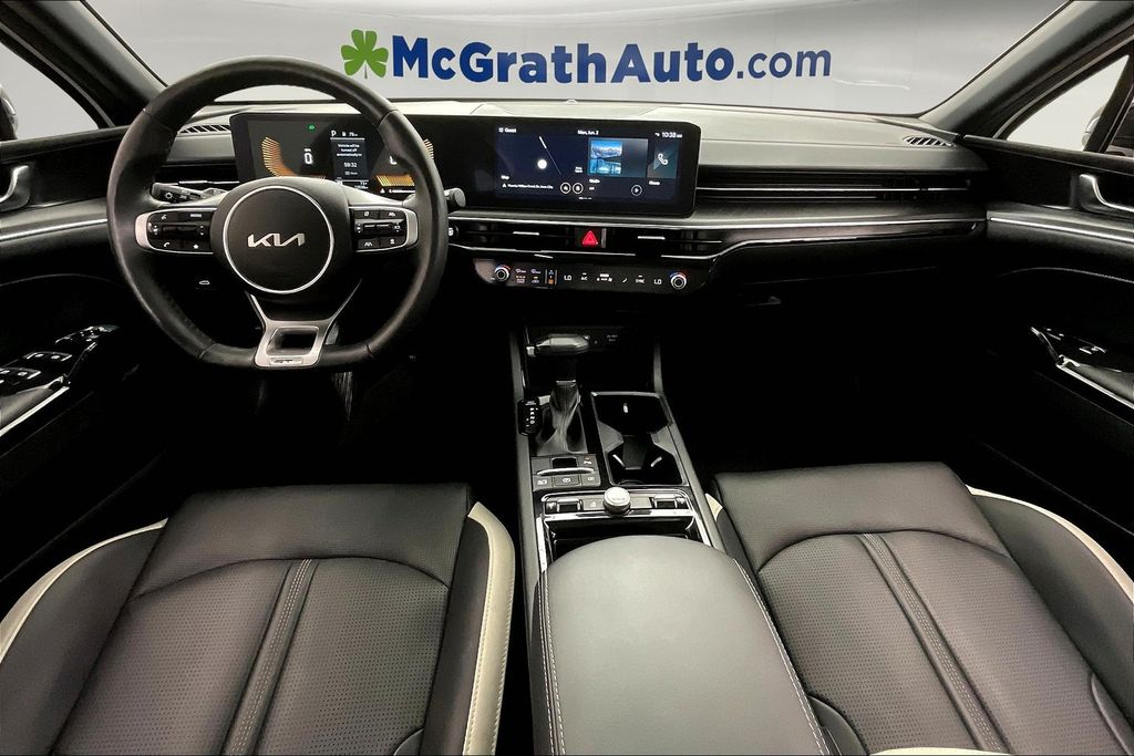 2025 Kia K5 GT-Line photo 13