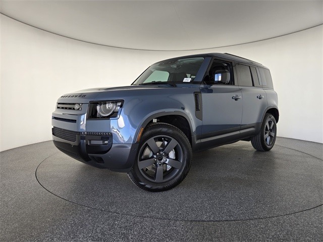 2026 Land Rover Defender S's photo