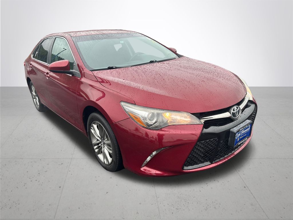 2017 Toyota Camry SE photo 5