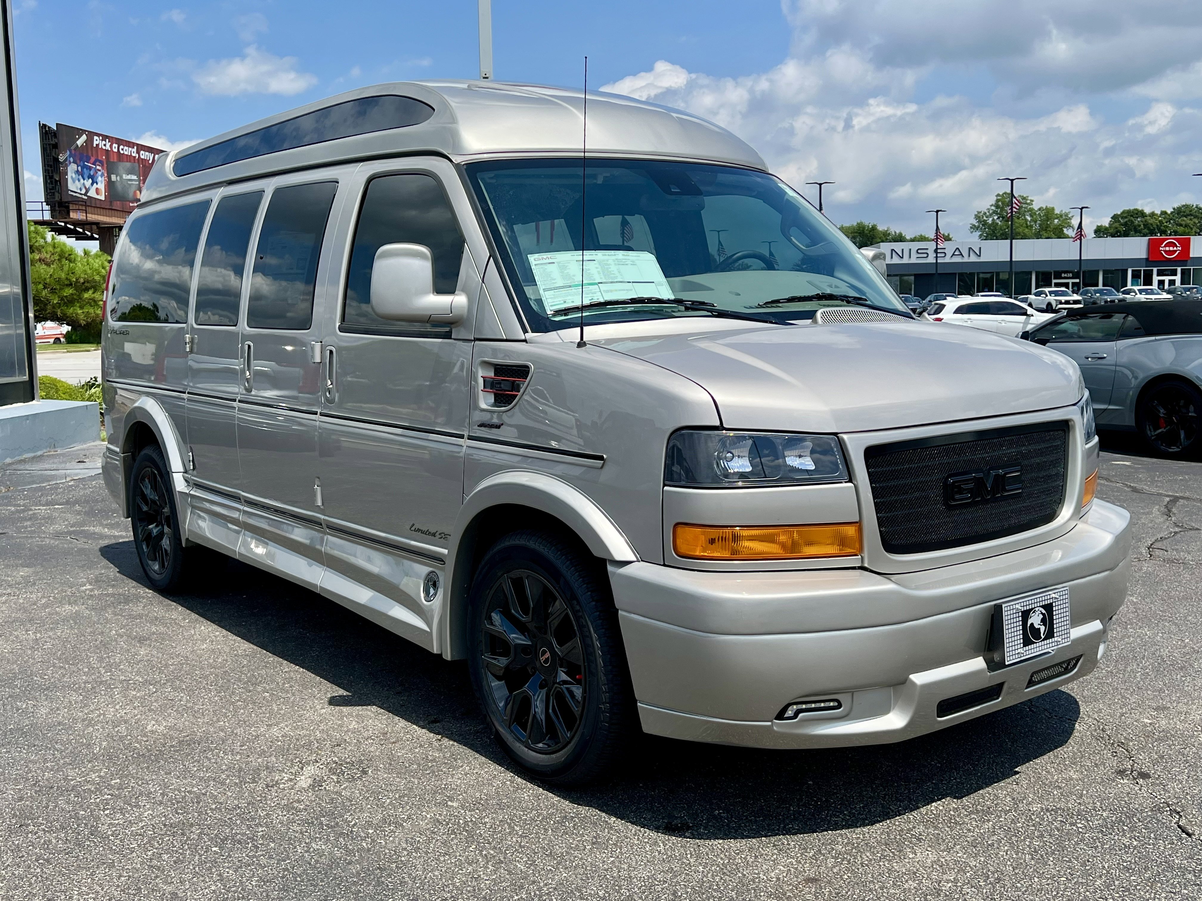 2025 GMC Savana Cargo Work Van's photo