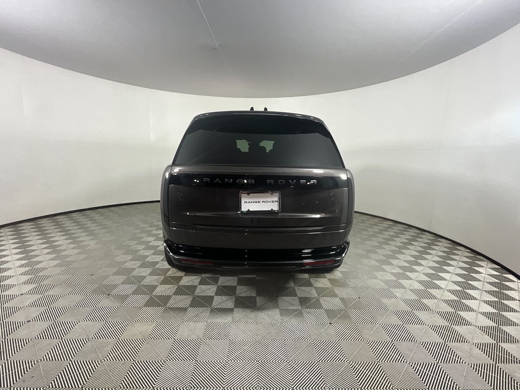 2025 Land Rover Range Rover SE photo 3