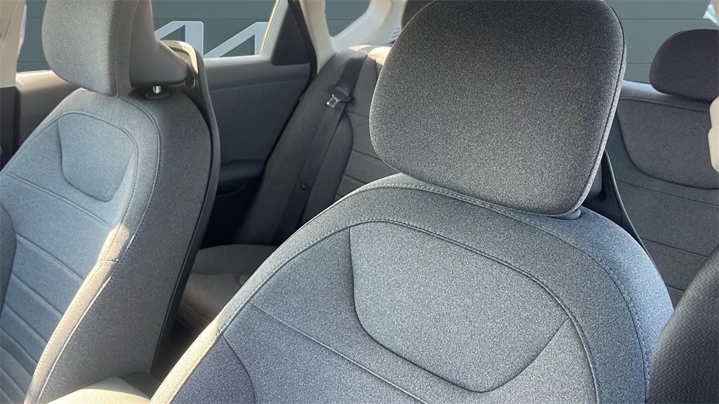 2025 Kia K4 EX photo 18