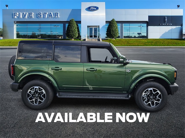 2025 Ford Bronco Outer Banks photo 8