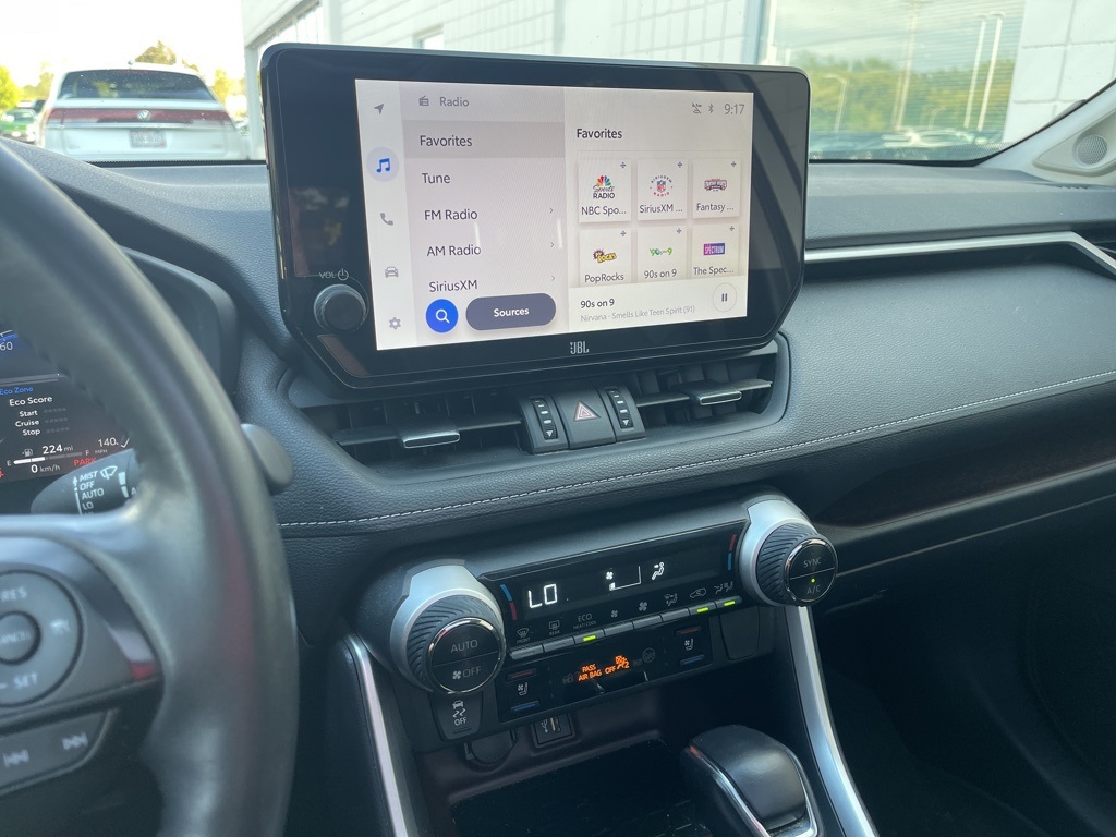 2024 Toyota RAV4 Hybrid Limited photo 4