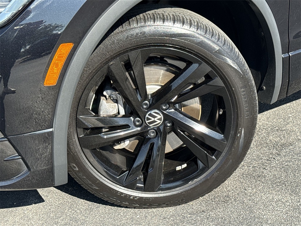 2023 Volkswagen Tiguan SE R-Line Black photo 10