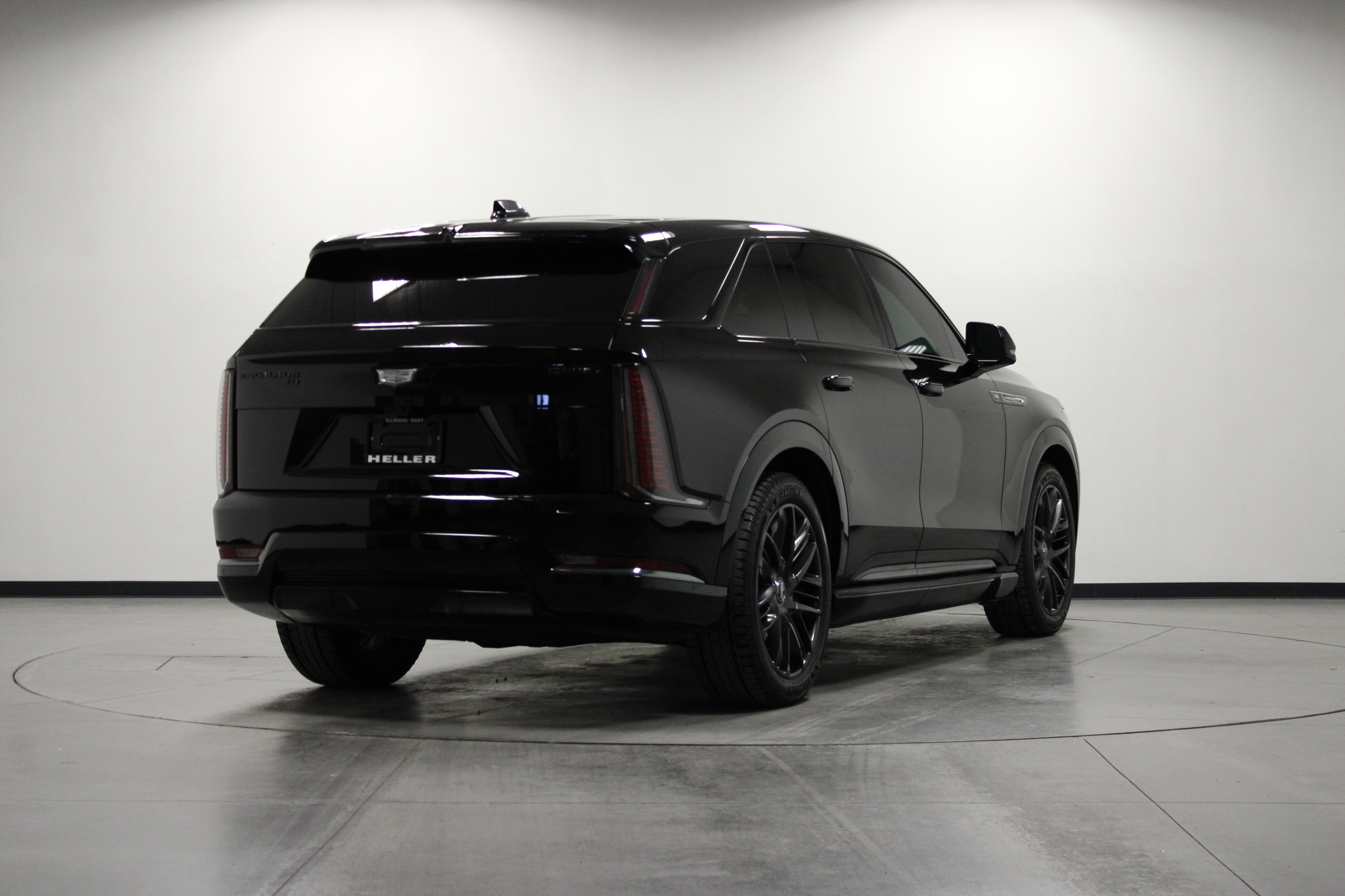 2025 Cadillac Escalade IQ Sport photo 3