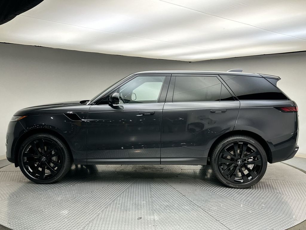 2025 Land Rover Range Rover Sport SE photo 2