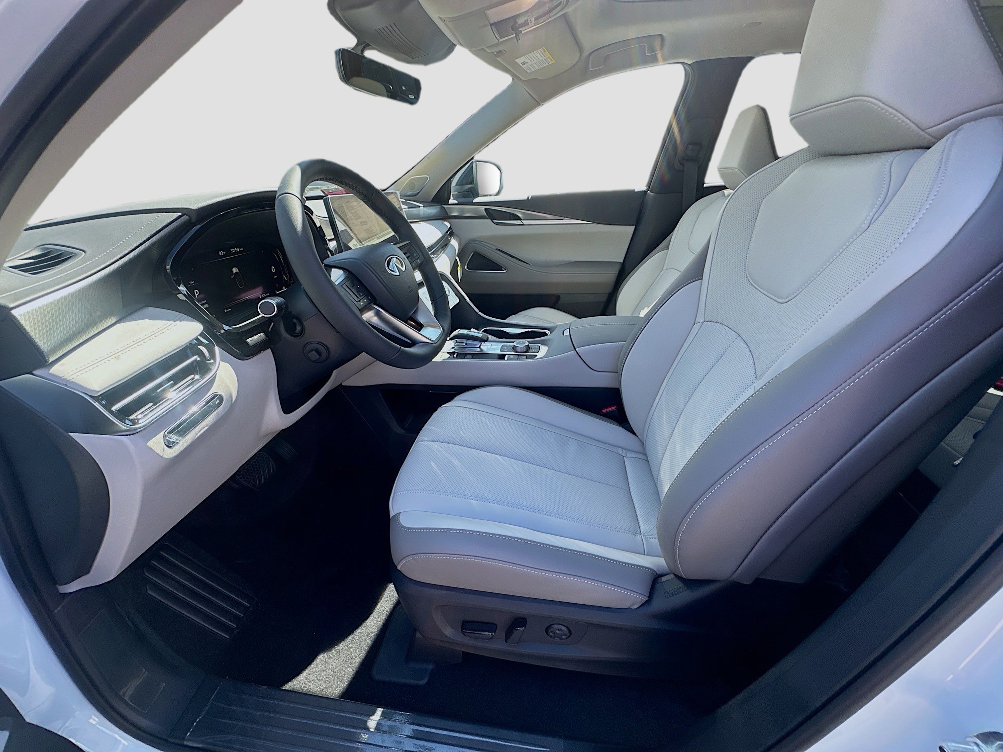 2026 Infiniti QX60 Luxe photo 15