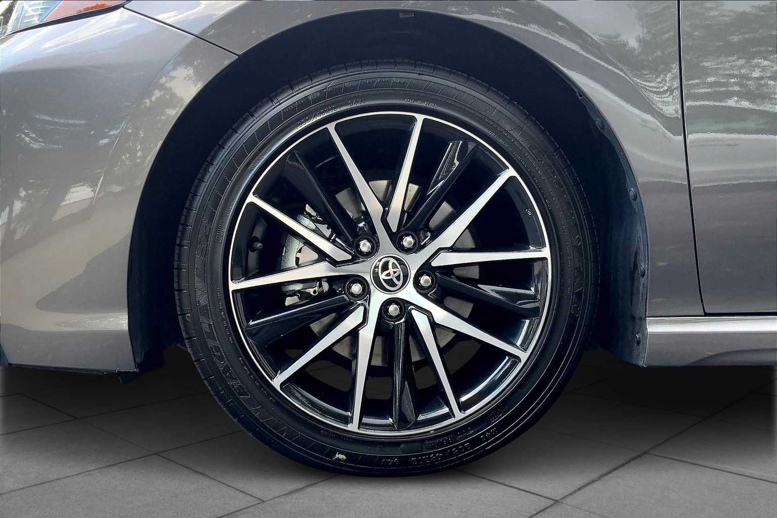 2024 Toyota Camry SE photo 10