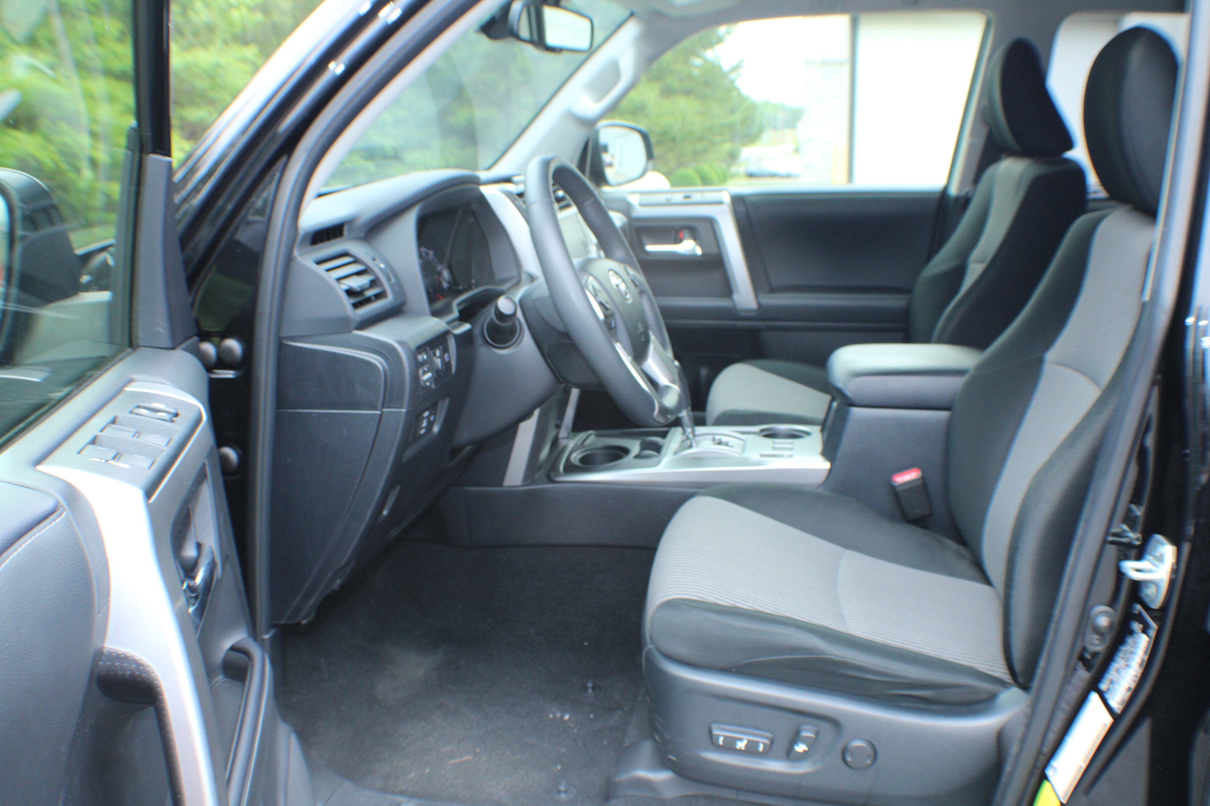 2024 Toyota 4Runner SR5 photo 9