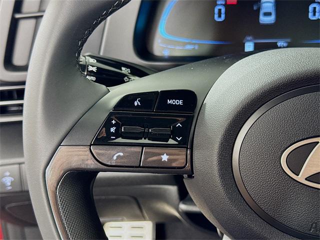 2025 Hyundai Elantra SEL Sport photo 13