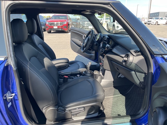 2021 Mini Cooper 2 Door Hardtop Oxford Edition photo 18