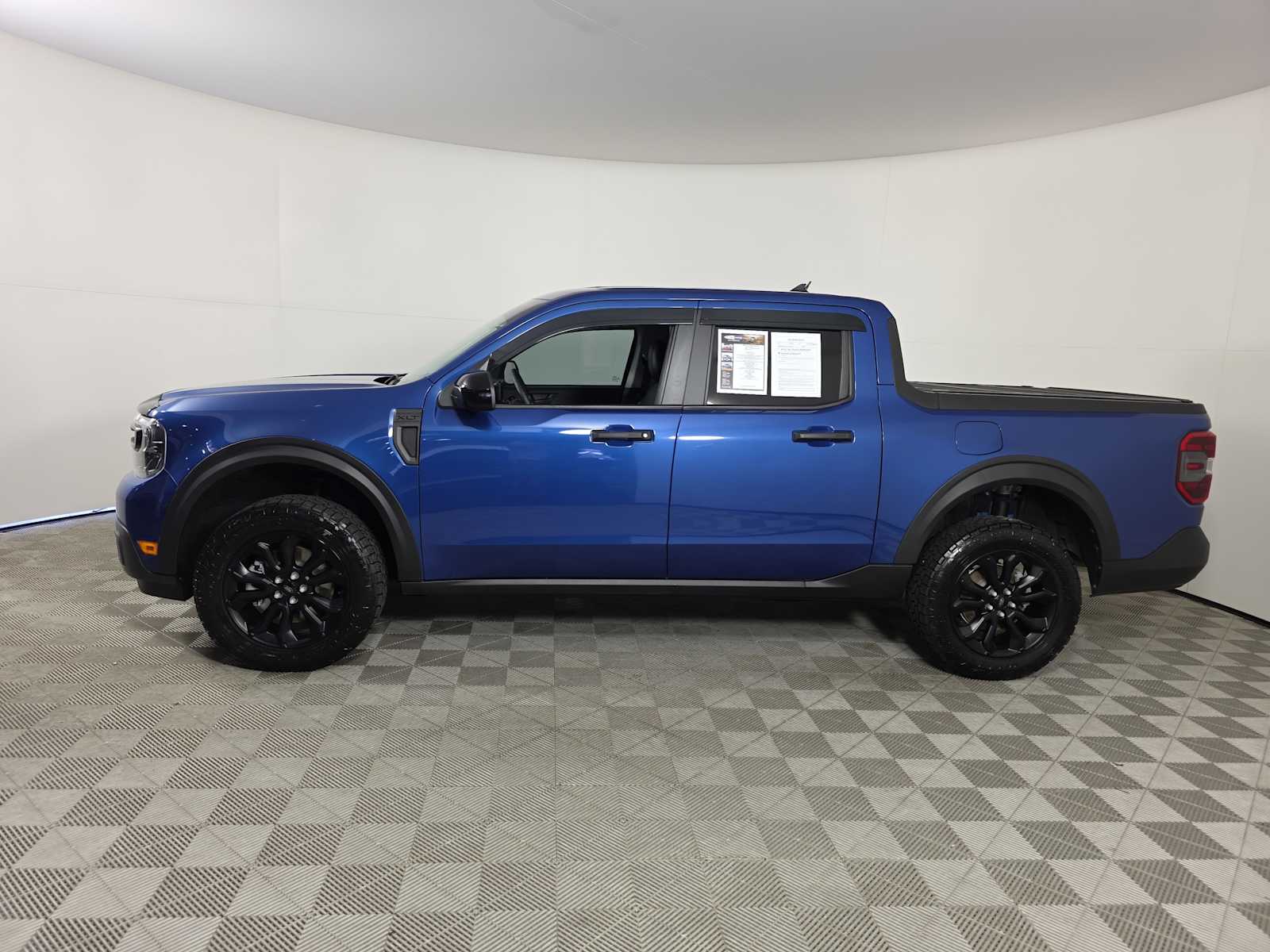 2024 Ford Maverick XLT photo 2