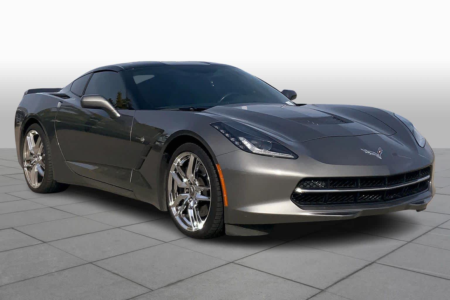 2015 Chevrolet Corvette Stingray 2LT Z51 photo 2