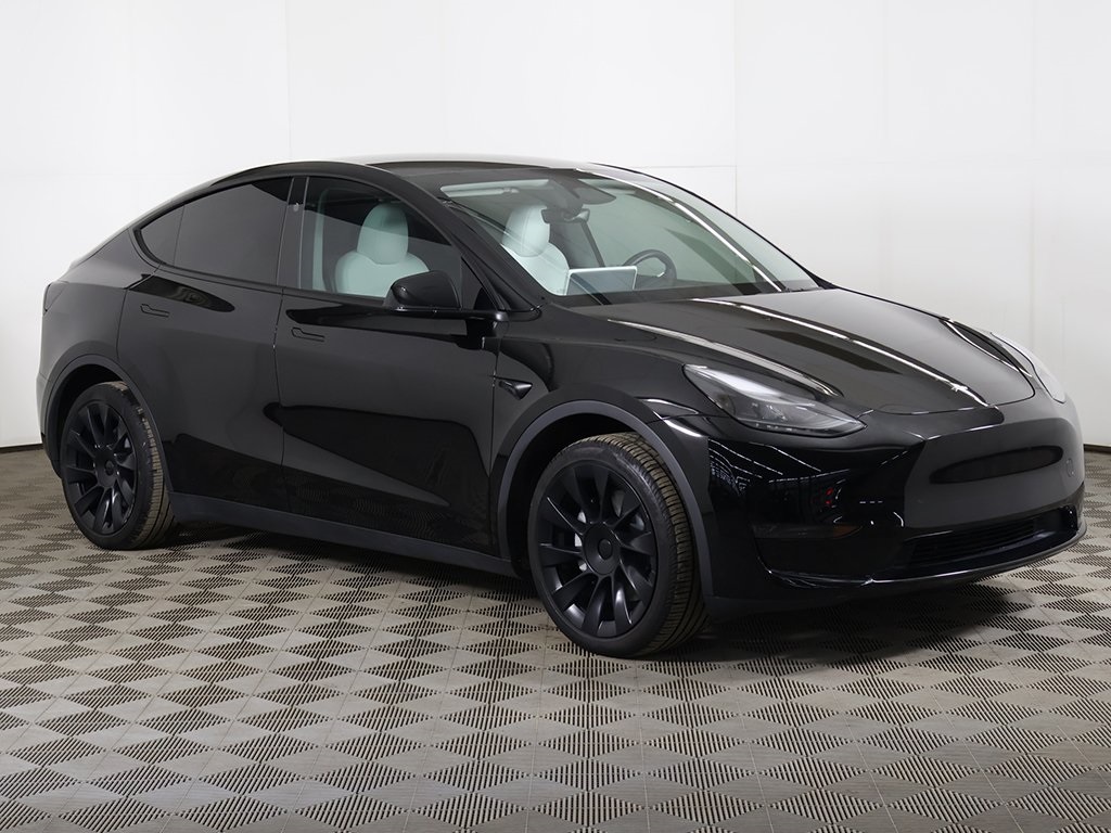 Used 2024 Tesla Model Y Long Range with VIN 7SAYGDED1RF076622 for sale in Streetsboro, OH