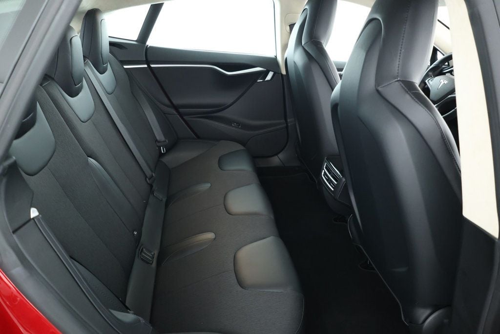 2016 Tesla Model S 75 photo 18