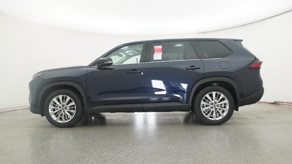 2026 Toyota Grand Highlander Platinum AWD photo 10