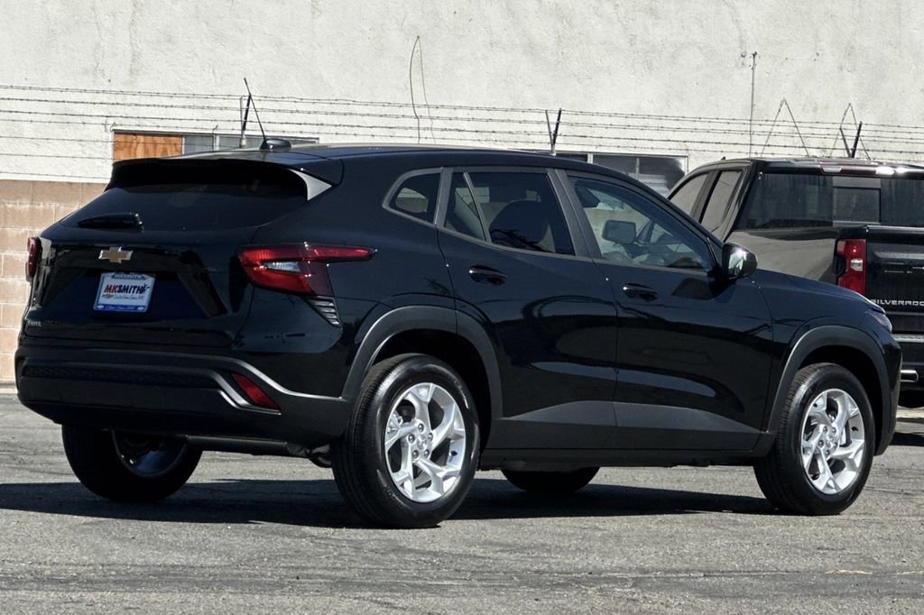 2026 Chevrolet Trax LS photo 4