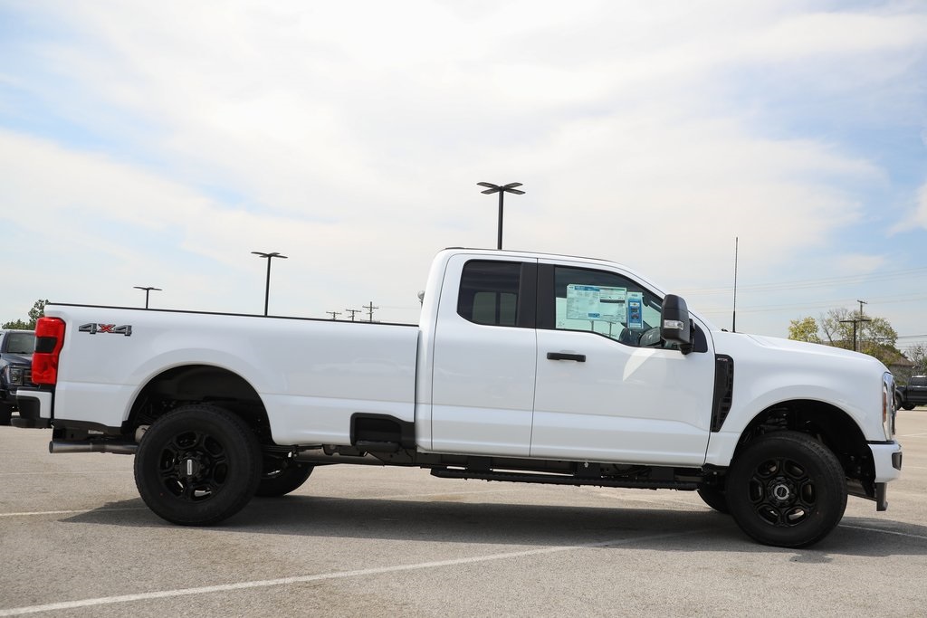 2025 Ford F-350 XL photo 8