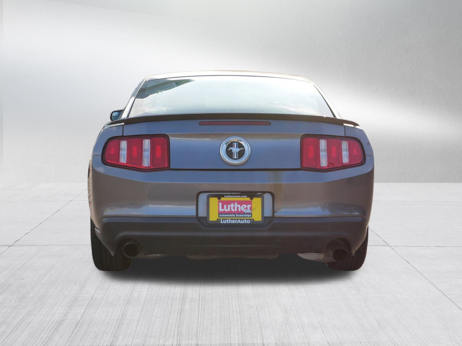 2011 Ford Mustang V6 photo 6