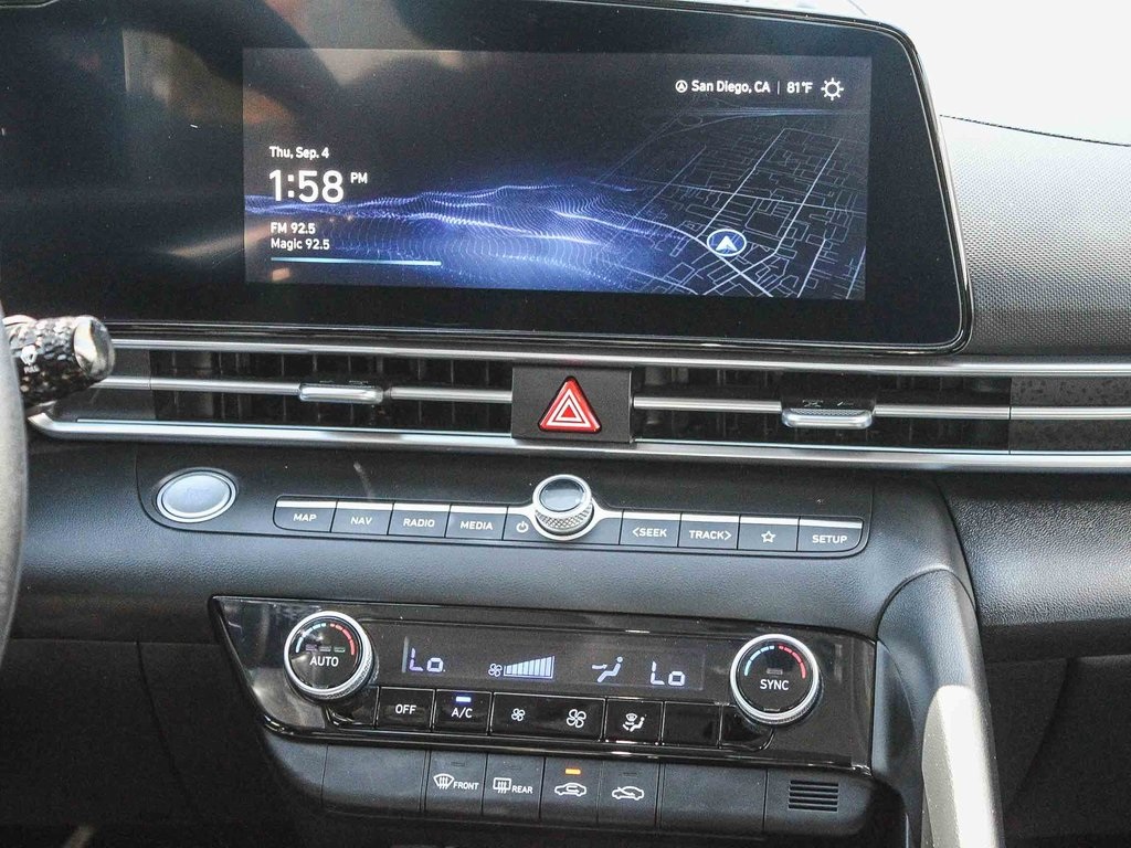 2024 Hyundai Elantra SEL photo 13