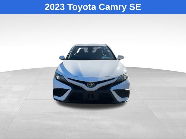 2023 Toyota Camry SE photo 3