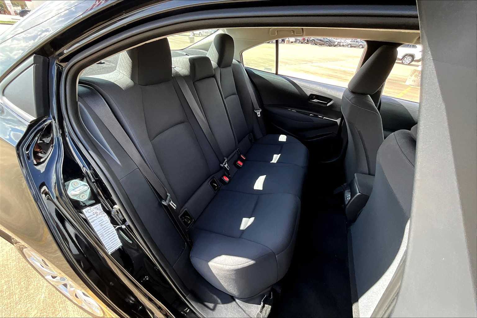 2024 Toyota Corolla LE photo 19