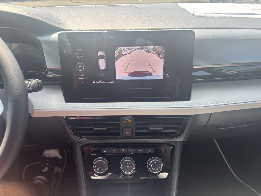 2025 Volkswagen Taos S photo 17