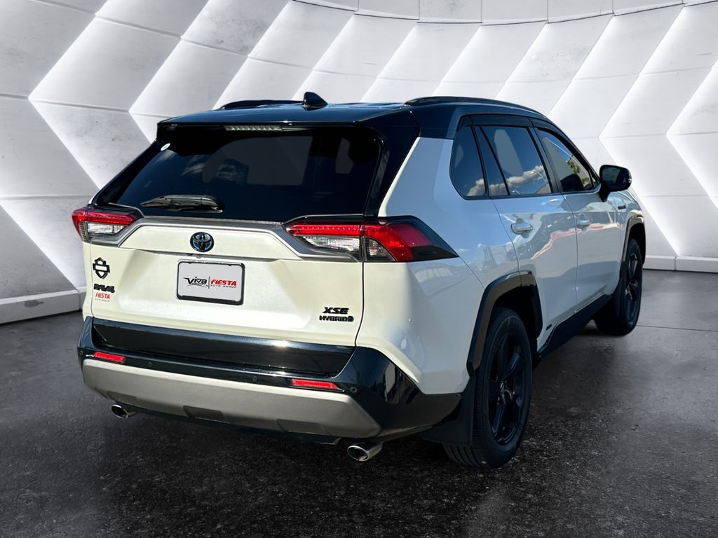 2020 Toyota RAV4 Hybrid XSE photo 4