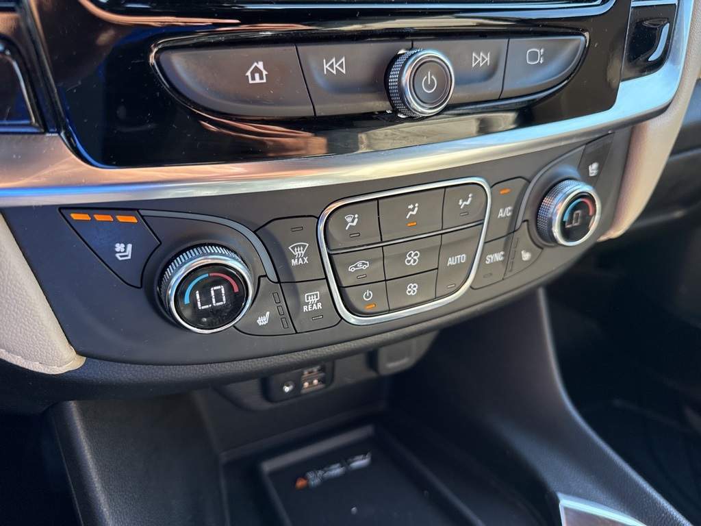2023 Chevrolet Traverse Premier photo 28