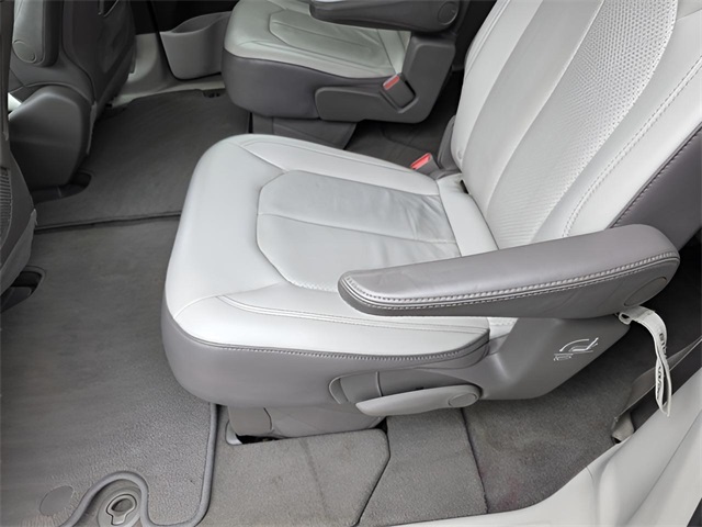 2018 Chrysler Pacifica Touring L photo 29