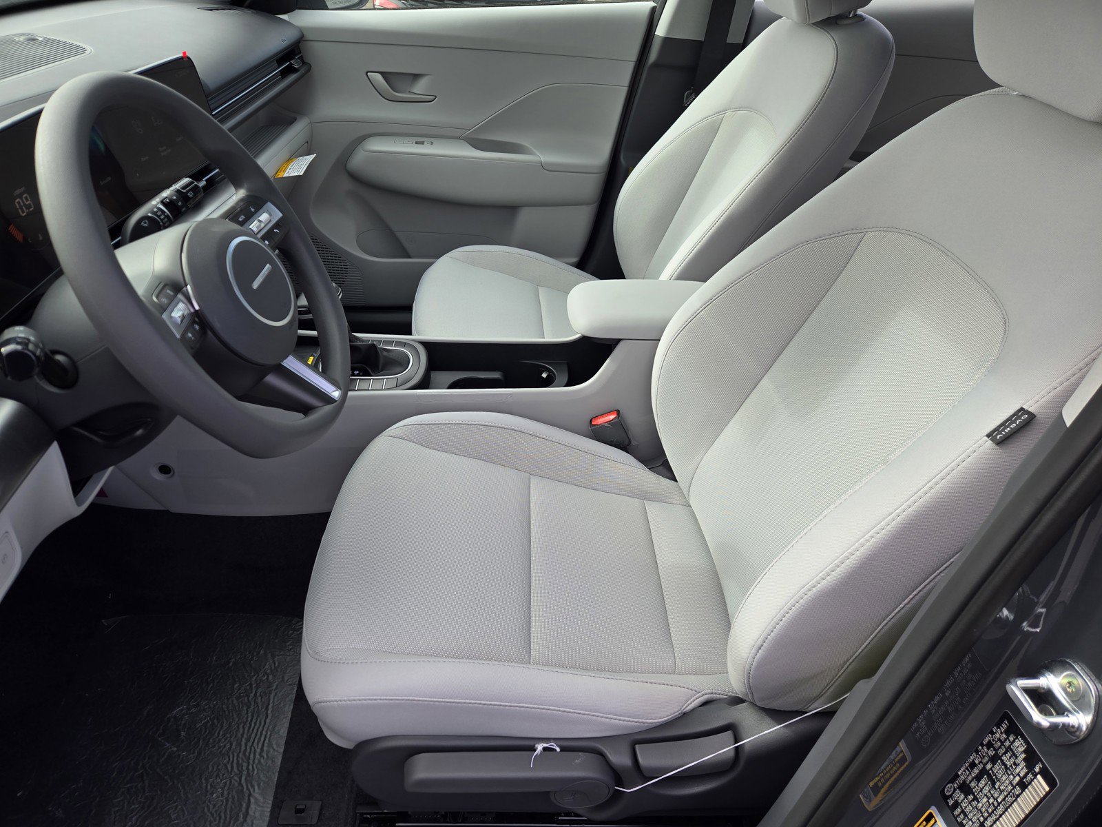 2026 Hyundai Kona SE photo 4