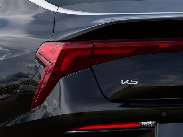 2025 Kia K5 GT-Line photo 11