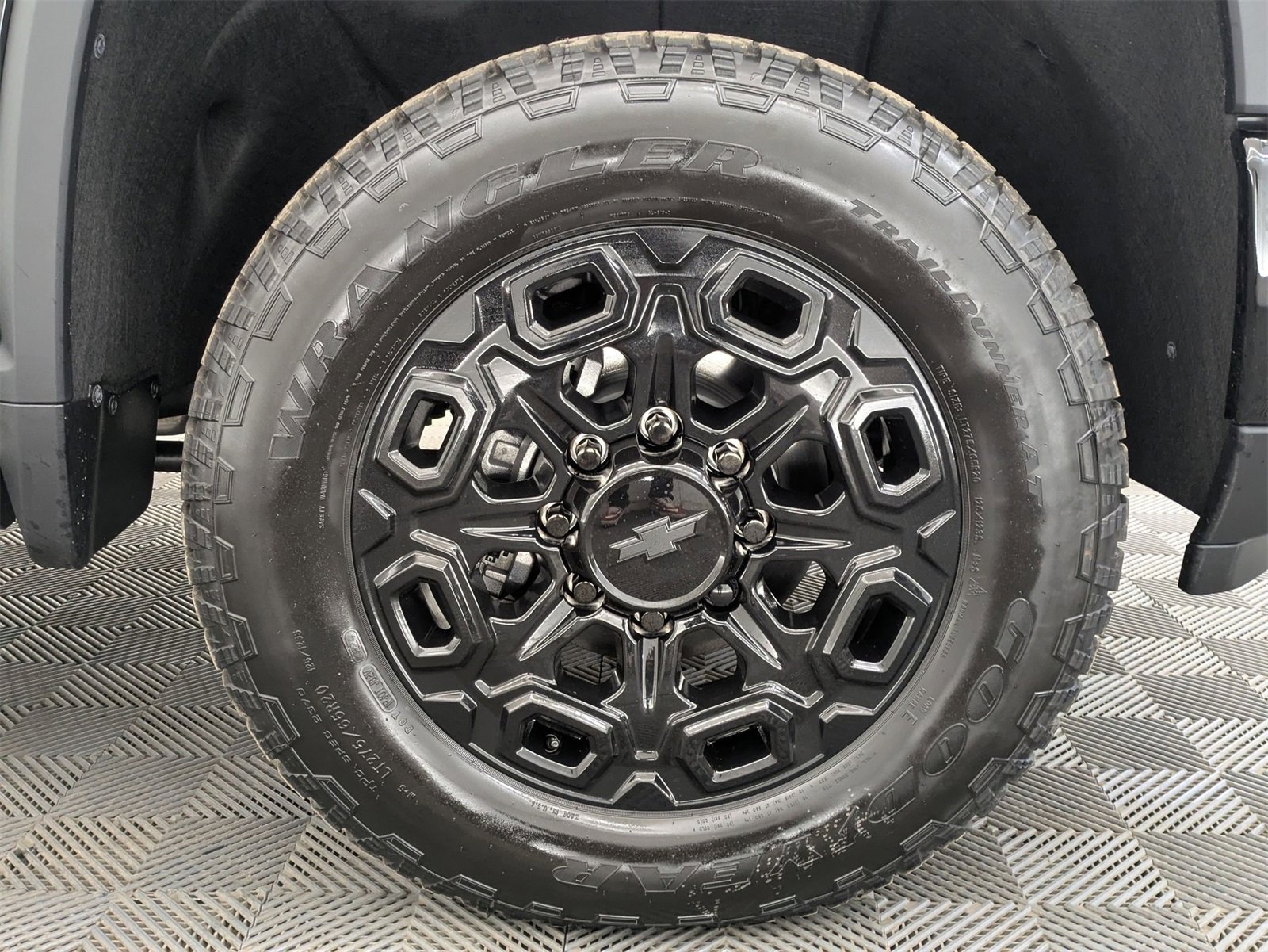 2025 Chevrolet Silverado 3500HD High Country photo 11