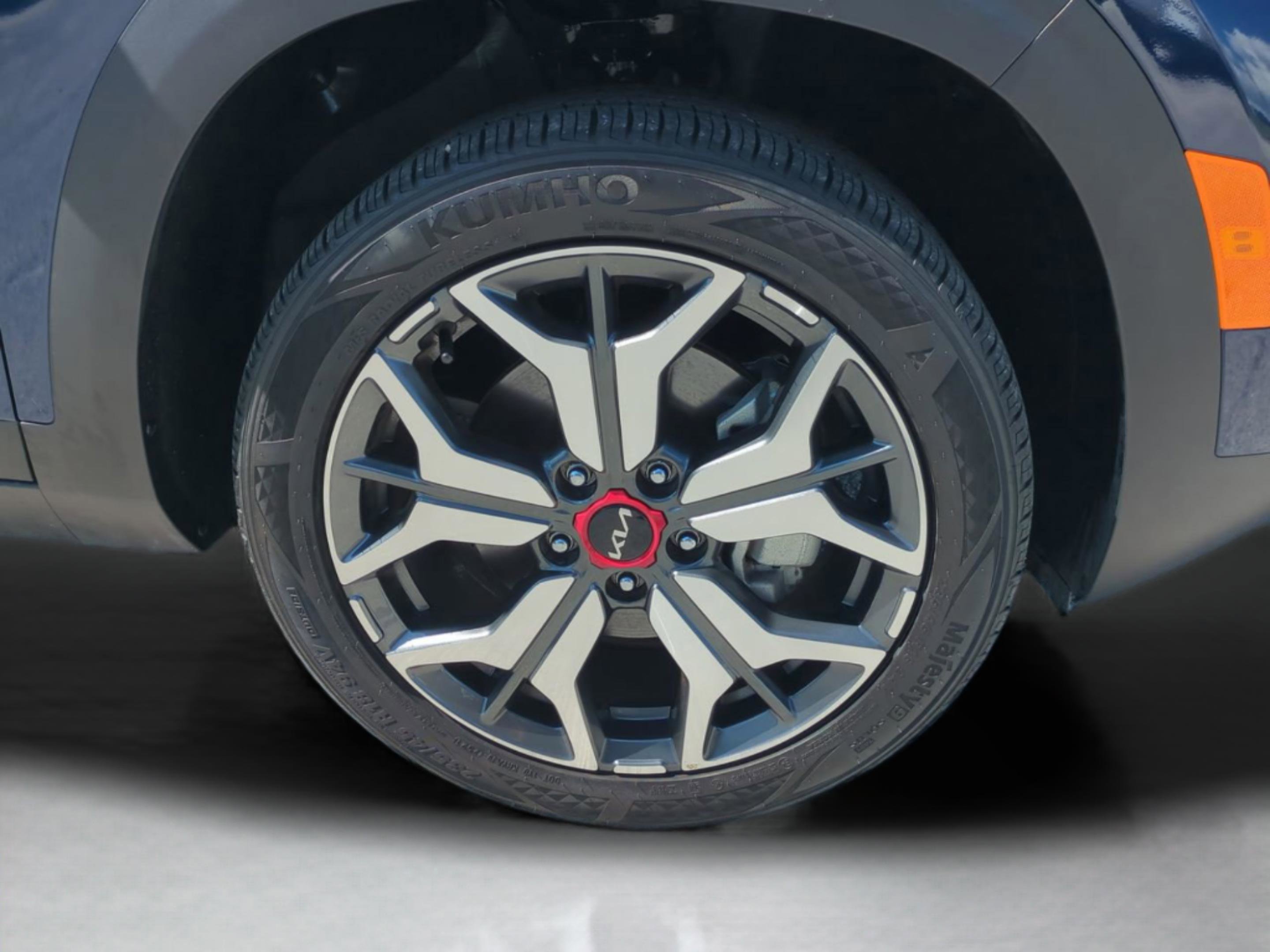 2022 Kia Seltos SX photo 10