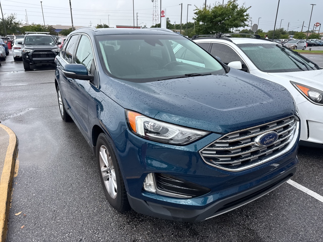 2020 Ford Edge SEL photo 3