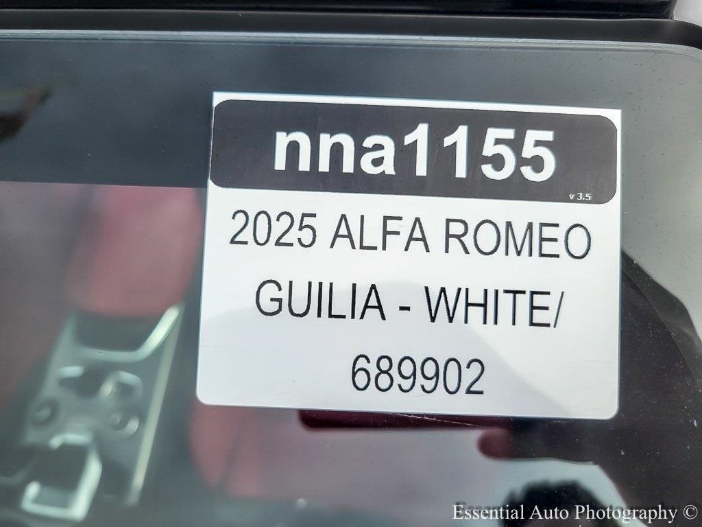 2025 ALFA ROMEO GIULIA (952) - Image 24