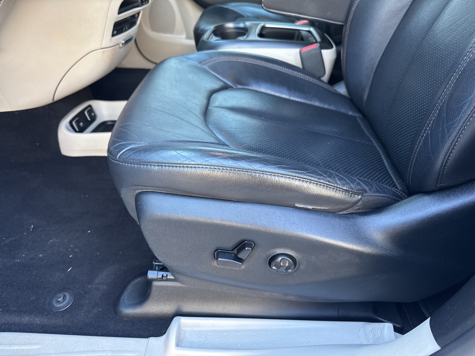 2017 Chrysler Pacifica Touring Plus photo 37