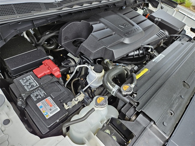 2023 Nissan Titan SV photo 14