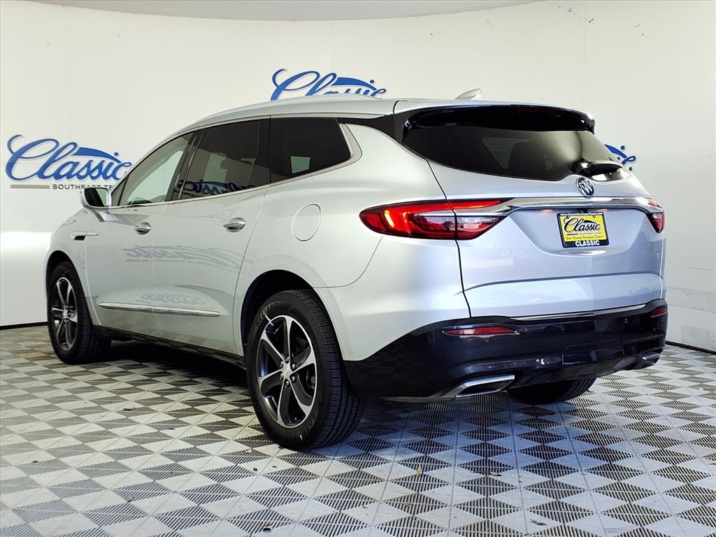 2020 Buick Enclave Essence photo 2