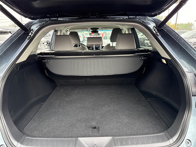 2021 Toyota Venza LE photo 26