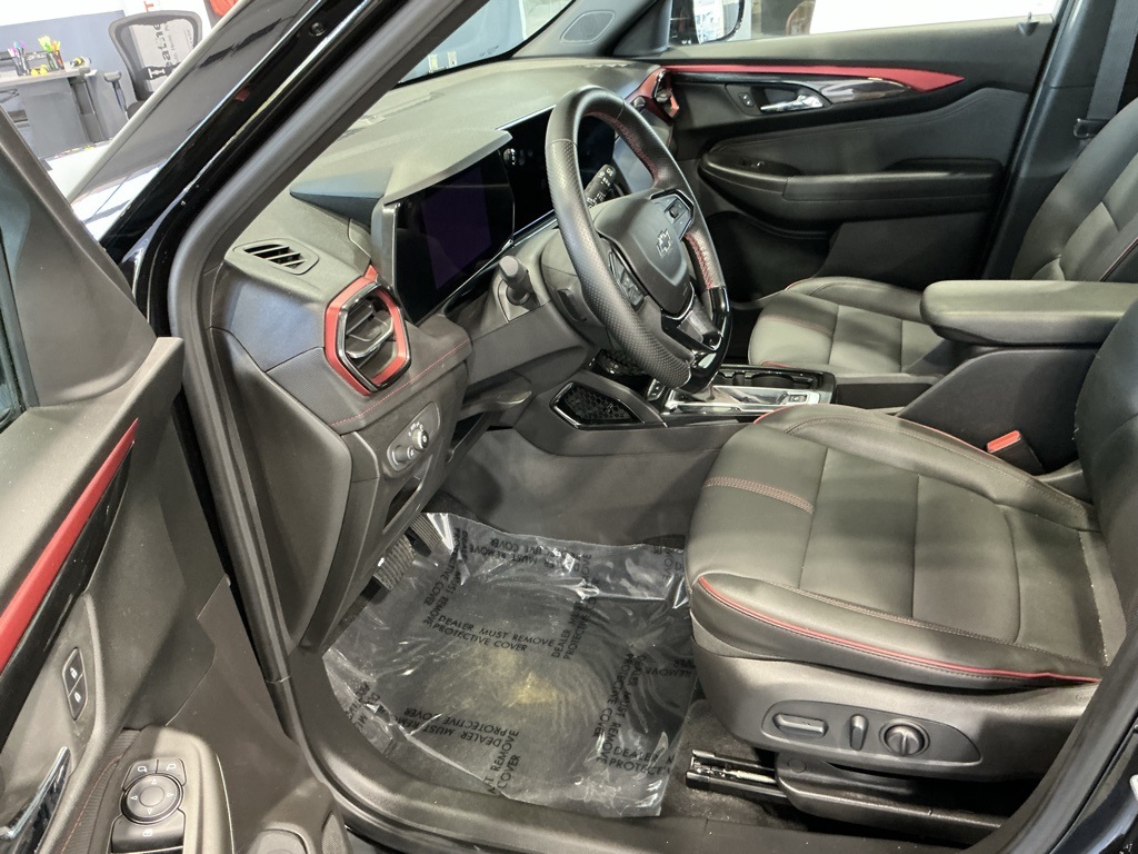 2025 Chevrolet Trailblazer RS photo 2