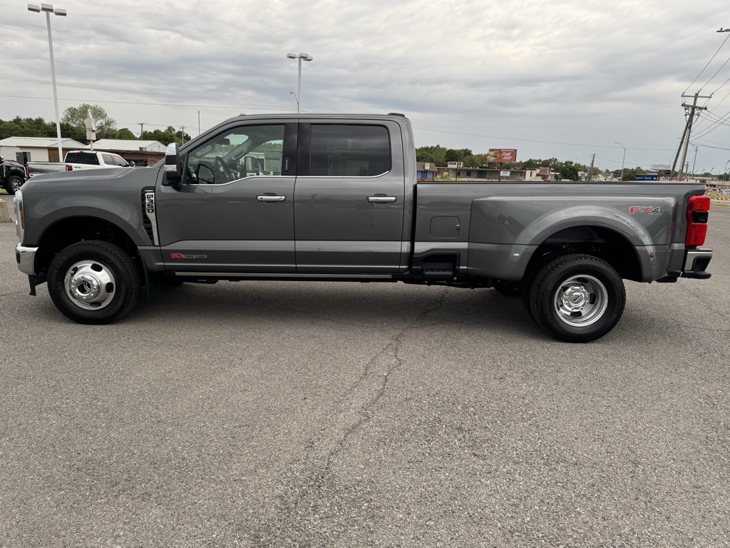 2026 Ford F-350 photo 8