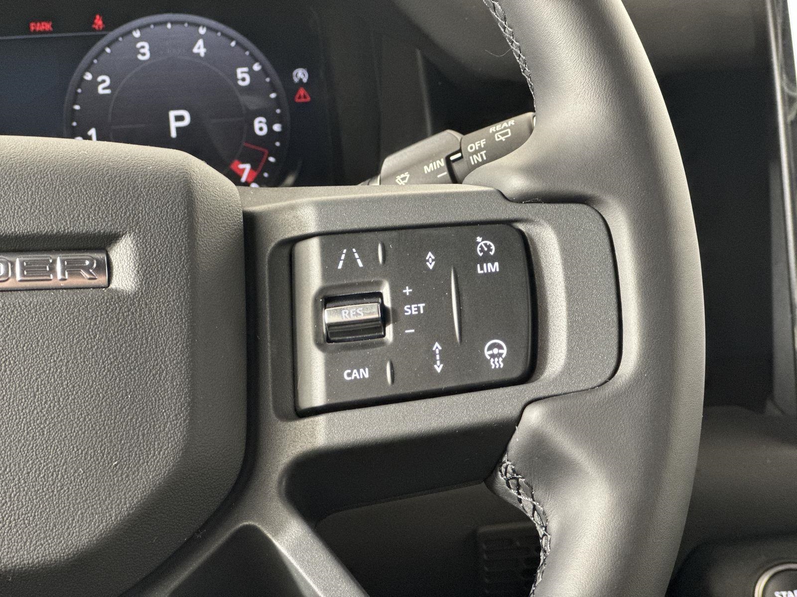 2025 Land Rover Defender 130 X-Dynamic SE photo 14
