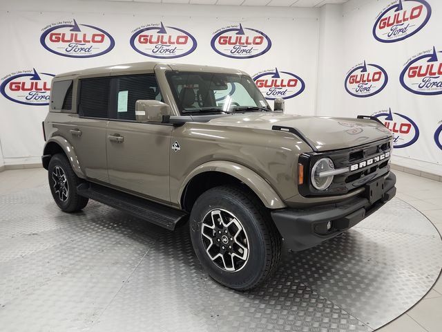 2025 Ford Bronco 4-Door Outer Banks's photo