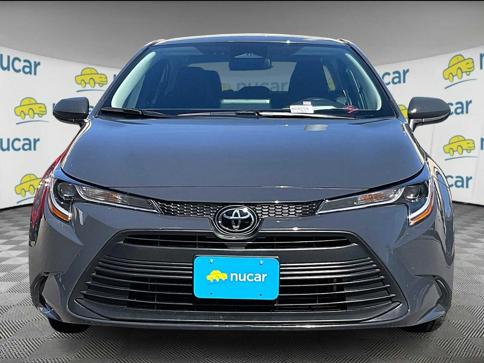 2023 Toyota Corolla LE photo 2
