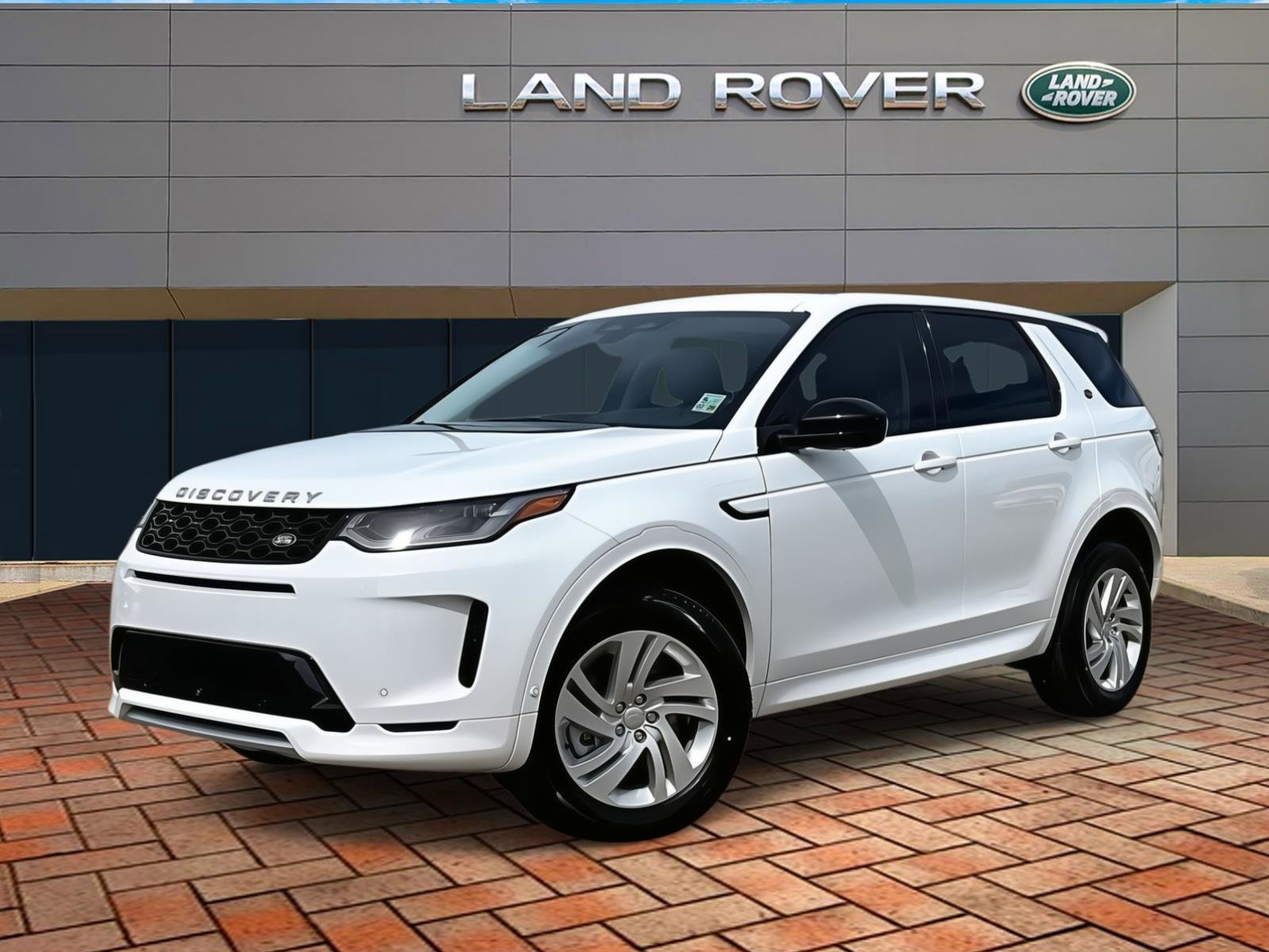 2025 Land Rover Discovery Sport S's photo